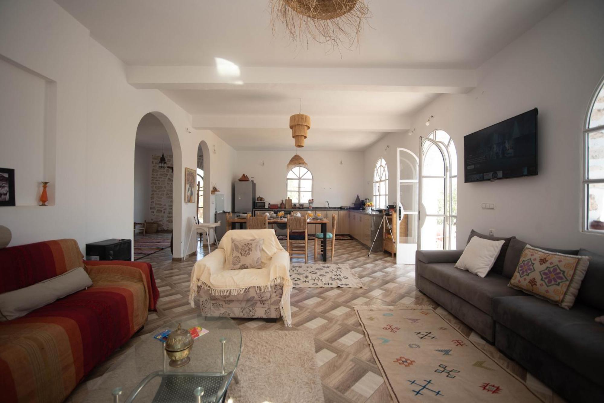 Les Jardins Fleuris 4 Bedrooms Villa *