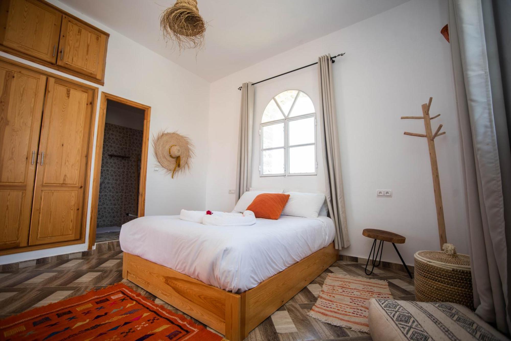 Les Jardins Fleuris 4 Bedrooms Villa *